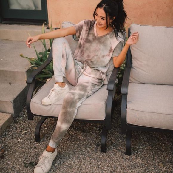 Forgotten Dreams Tie Dye Joggers In Taupe - Picture 5 of 5